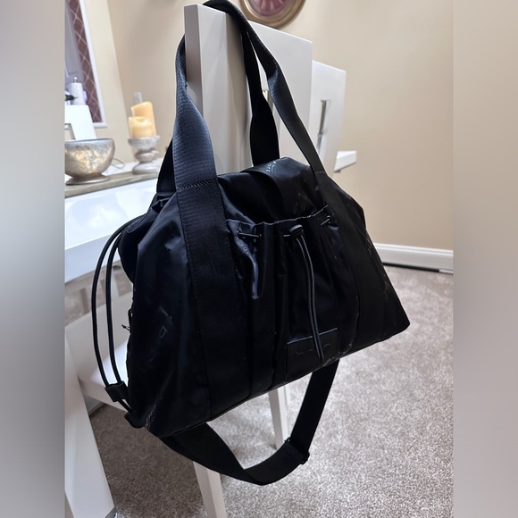 BEBE . NWT bag crossbody. - Picture 3 of 4